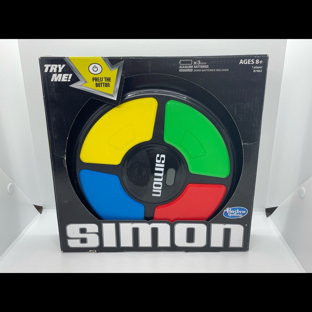 Hasboro Simon Game 2015 New in Package